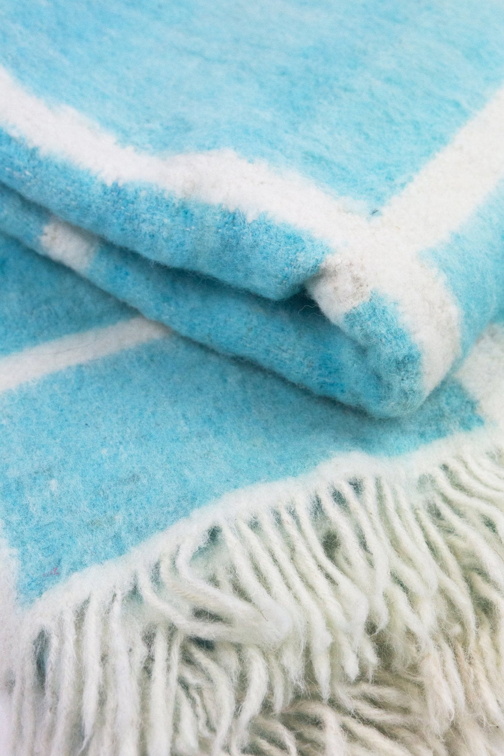 Momos Grid Blanket