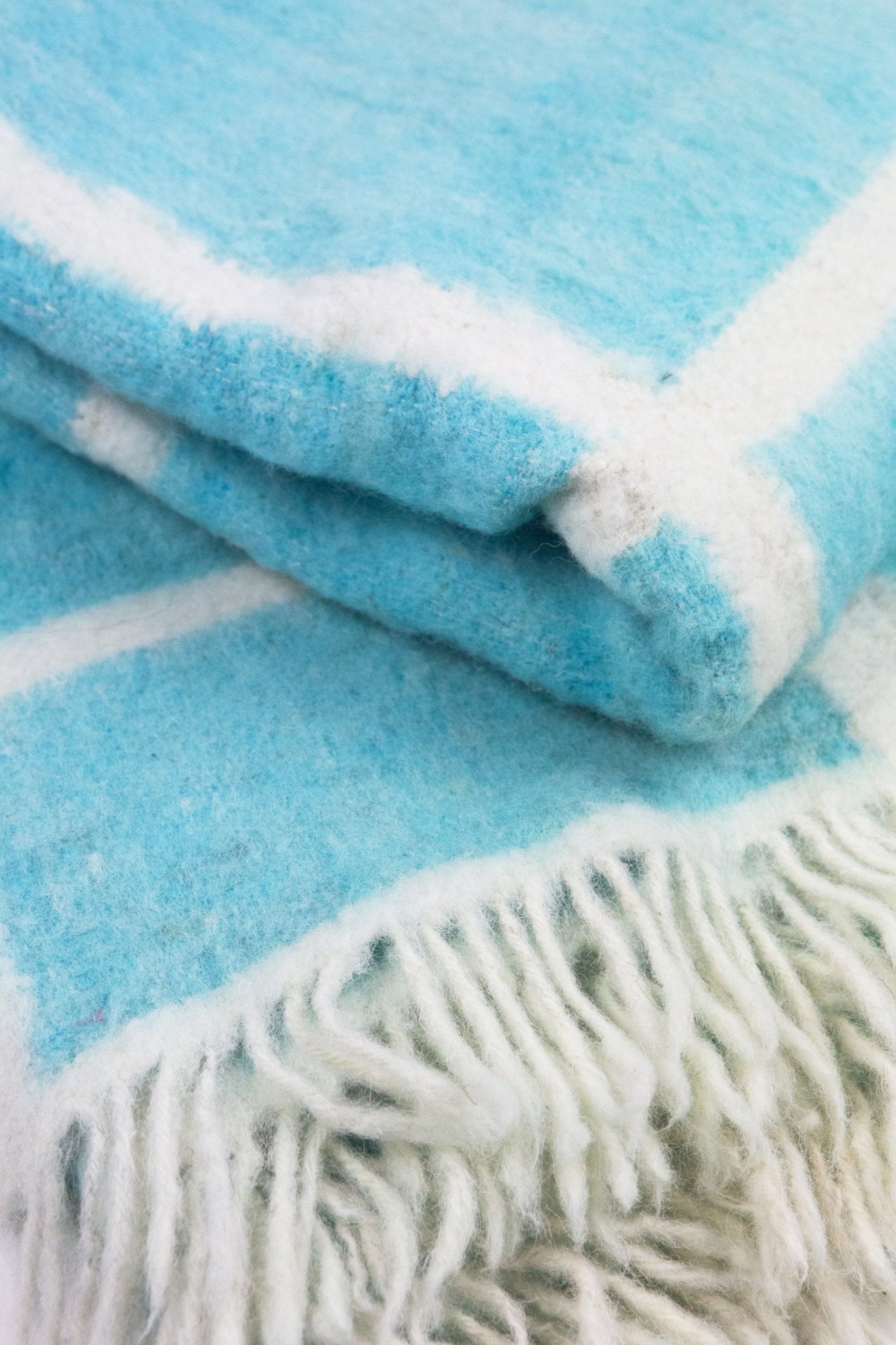 Momos Grid Blanket
