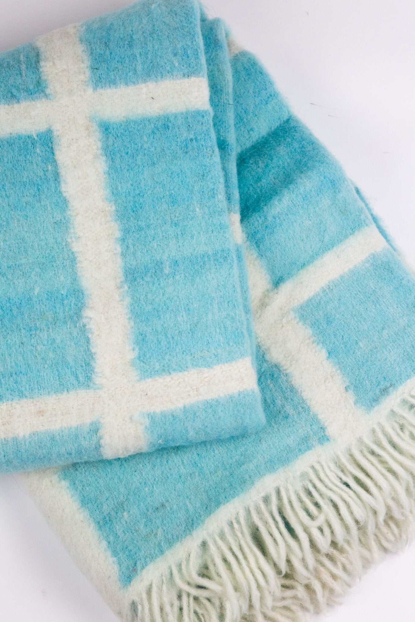 Momos Grid Blanket