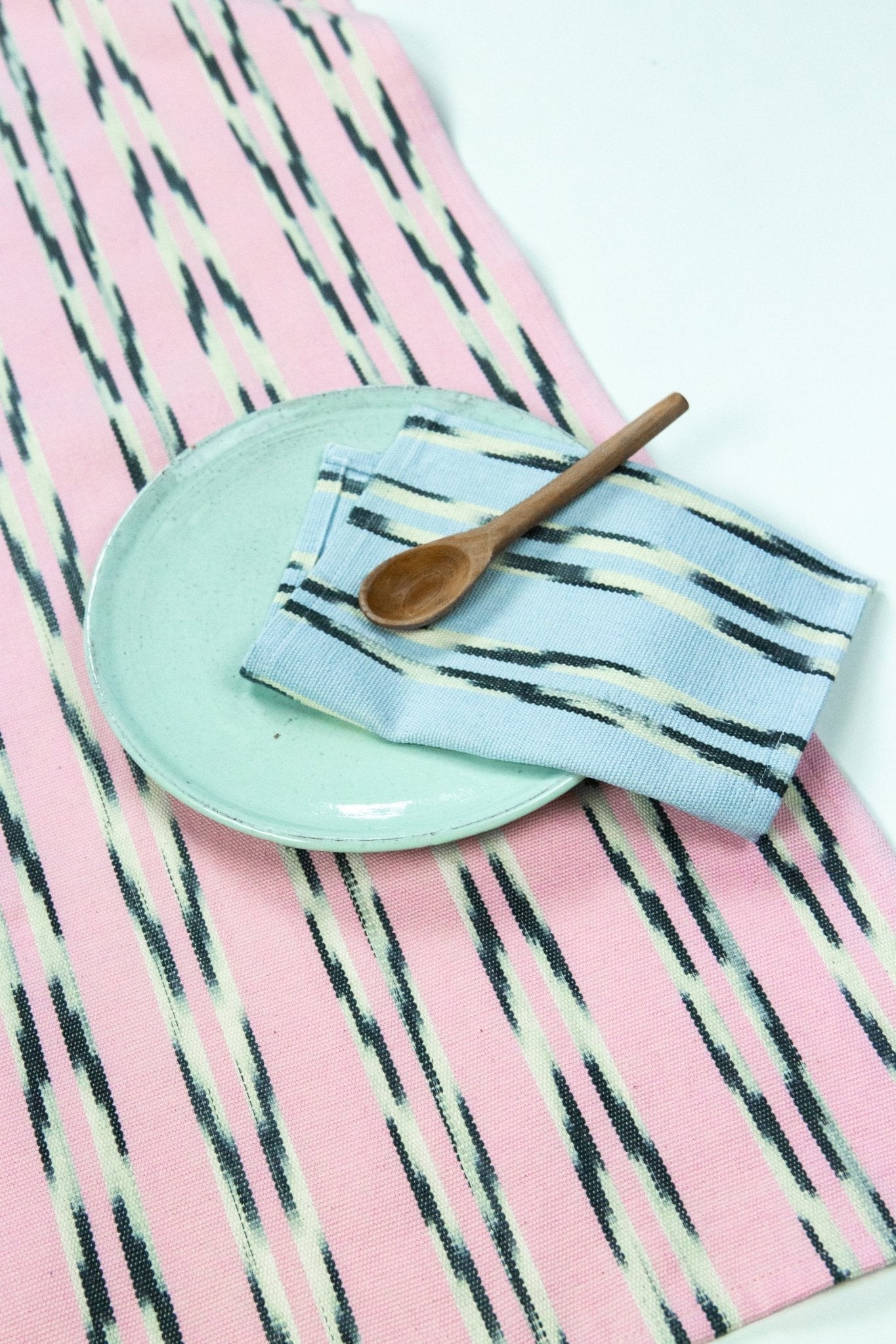 Xela Jaspe Table Runner